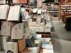 -SISYPHE BOOKS西西弗书店(龙湖滨江天街店)