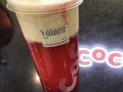 奶霜莓莓果茶-CoCo都可(魔力月光店)