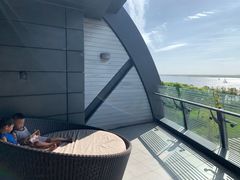 -上海滴水湖皇冠假日酒店