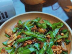 辣椒炒肉-渔悦潇湘·酸菜煮鱼(岳麓山店)