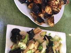 焦糖茄子牛肉粒-桃子餐厅·天津菜(红星路直营店)