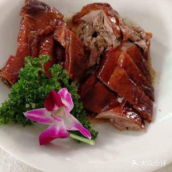 龙穴岛度假村
