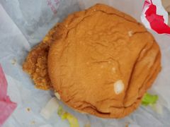 麦辣鸡腿堡-麦当劳(番禺易发商业街店)