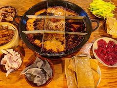 -岗上渣渣老火锅(两路口店)