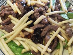 花生苗炒牛柳-龙桥私厨·姜花菊花过桥鱼·顺德菜(容桂店)