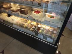 -红宝石·鲜奶小方·海派西点房(南丹店)