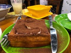 招牌漏奶华-澳门陈光记烧味饭店(南京德基广场店)