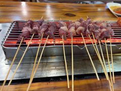 -哈尔滨小酒馆·鲜肉现穿自助烧烤(康新花园店)