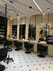 -HAIR CORNER