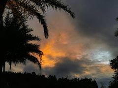 -腾冲洞山温泉村