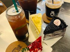 酷黑莓桑蛋糕切块-圆圆家甜品店