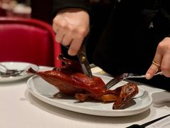 港式烤乳鸭-东富酒家(龙湖西溪天街店)