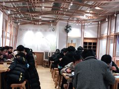 等位区-小满手工粉(上海文峰广场店)