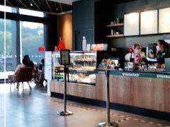 -星巴克臻选(莘庄仲盛店)