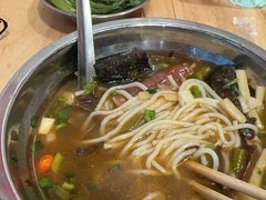 -柳州肥姨妈大骨螺蛳粉(万达中心店)