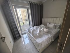 -展汇城国际Apartment(福田会展中心店)