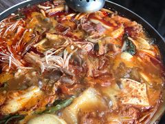 部队锅-MI WU FACTORY米屋美食工厂餐厅(绿地店)