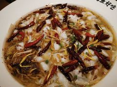 -桂二老坛酸菜鱼(三街两巷店)