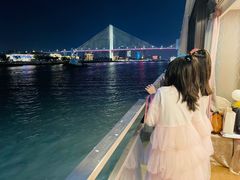 -黄浦江游览十六铺3号码头网红自助餐