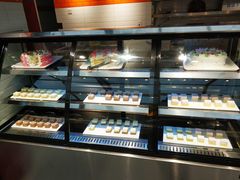 面包甜点陈列柜-火锅岛潮牌自助餐厅(天津天佑城店)