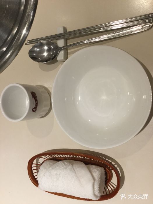 阿里朗韩国料理(莲花店)餐具摆设图片 - 第1张