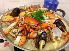 上汤海鲜乳猪煲-凤城康记饭店