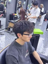 -藤野造型专业烫染接发