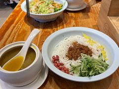 -云味馆米线(广州白云凯德店)