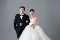 -雪中彩影婚纱摄影·微光艺术中心