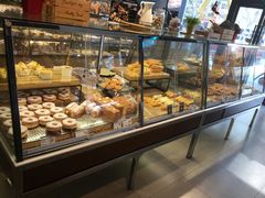 面包甜点陈列柜-巴黎贝甜(五月花广场店)