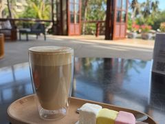 -亚龙湾喜来登·美景台大堂吧