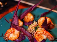 煎虾配紫薯泥薯片及姜味柠檬汁-AZUL by FUEL蓝色·法式酒馆(琶醍店)