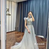 灰蓝色得轻纱礼服 水晶纱得面料，闪闪亮亮 A蓬的版型