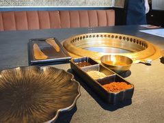 -铭牛烧肉·和牛海鲜自助(高新月牙湖店)