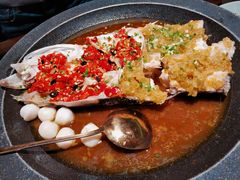 双色鸳鸯鱼头王-望湘园·洞庭渔宴(浦江欢乐颂店)