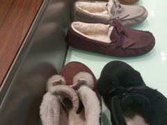 -UGG(燕莎奥特莱斯购物中心店)