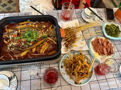 -顶峰夜宴·龙虾烧烤大排档(九江学院店)