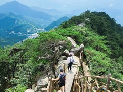-罗田薄刀峰风景区
