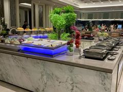 自助取餐区-南郊宾馆·风味自助餐厅·山东十六地市特色菜
