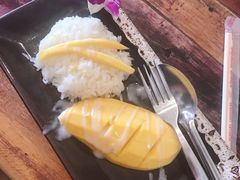 芒果糯米饭-Pad Thai Kratong Thong by ama