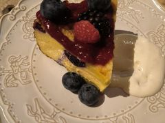 烤莓果巴斯克蛋糕-BROWNSTONE布朗石西班牙餐厅(富城店)