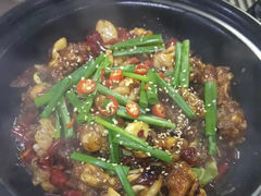 干锅牛蛙煲-大叹号啤酒屋·延边料理(建工店)