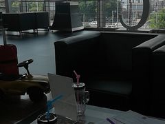 -北京鹏龙大道奔驰4S店(纪家庙店)
