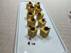 -品悦酒店(三林古镇店)