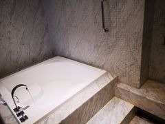 -上海虹桥西郊假日酒店