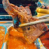 坠坠爱在这种半开放式的环境下炫无限烤肉啦🍖