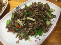 猫爪菇炒牛肉-下梅人家土菜馆(历史文化餐厅度假区店)