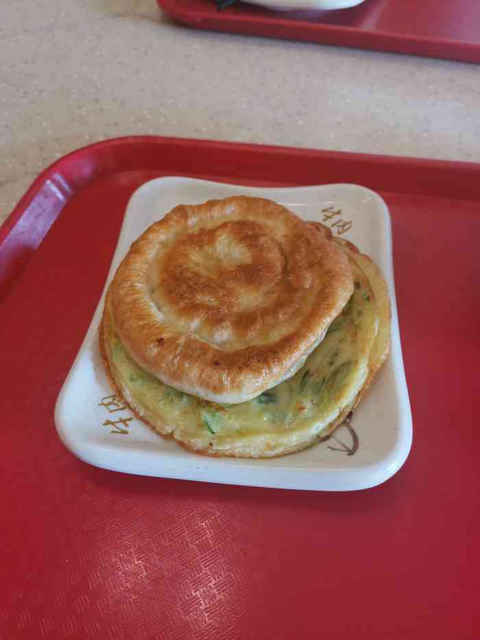 神龟馅饼(大明湖店)-"济南的一家老店,就在大明湖的北门边上吃完.