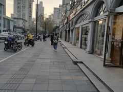 -红宝石·鲜奶小方·海派西点房(南丹店)