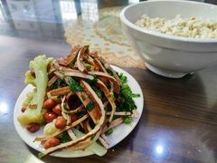 素拼-一间楼牛羊肉泡馍馆(东一路店)